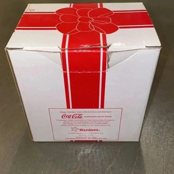 COCA Cola Snow Globe 2003 Hardees Collectable Holiday Gift Fast Shipping - Picture 10 of 10